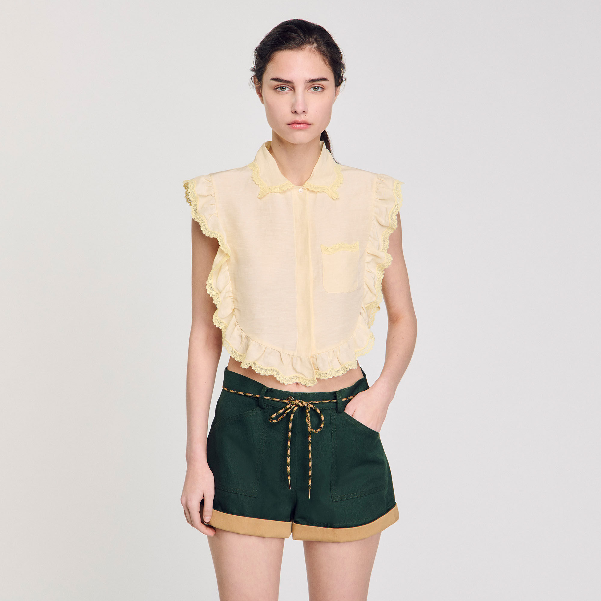 Top Cuello camisero con encaje