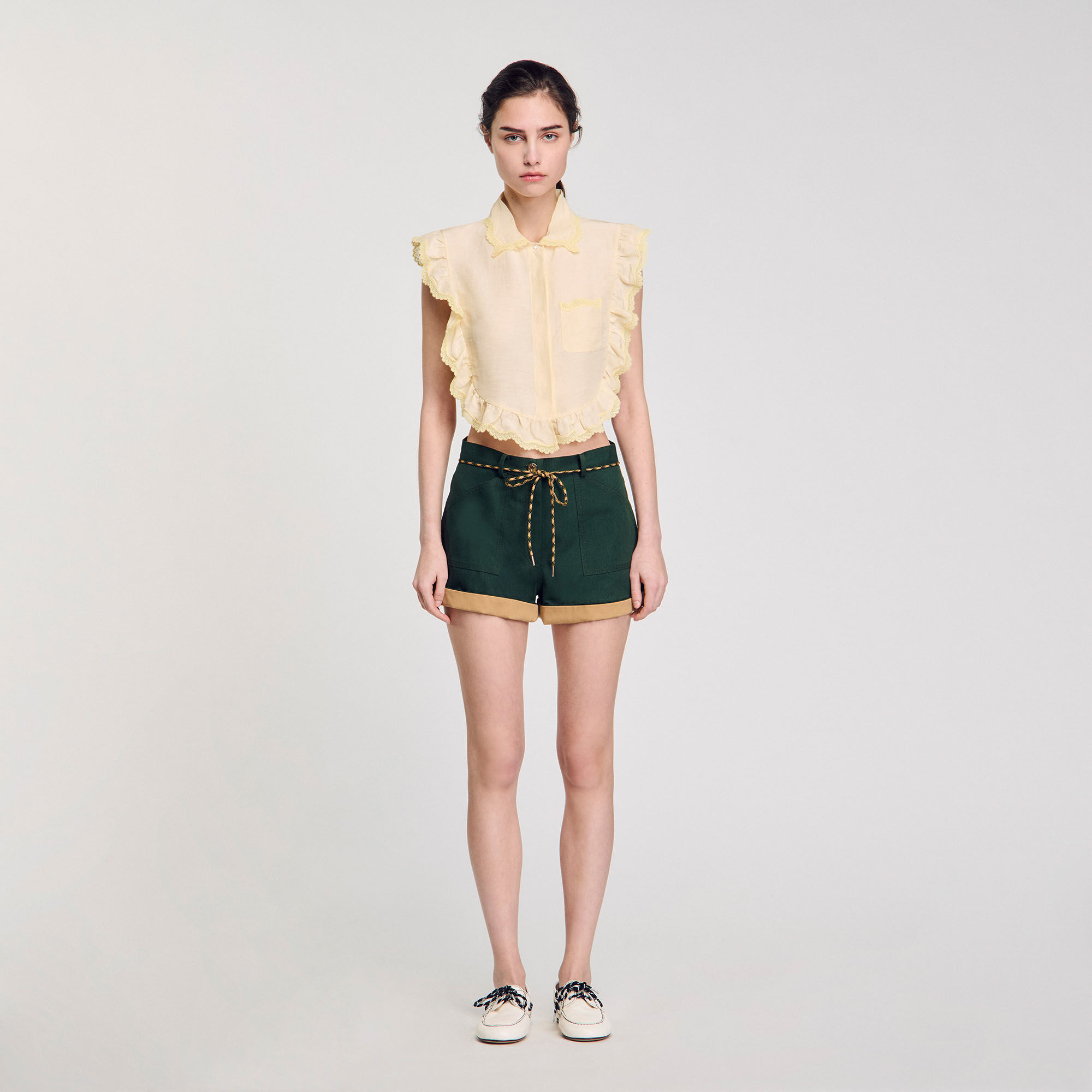 Top Cuello camisero con encaje