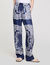Pantalón fluido estampado bandana