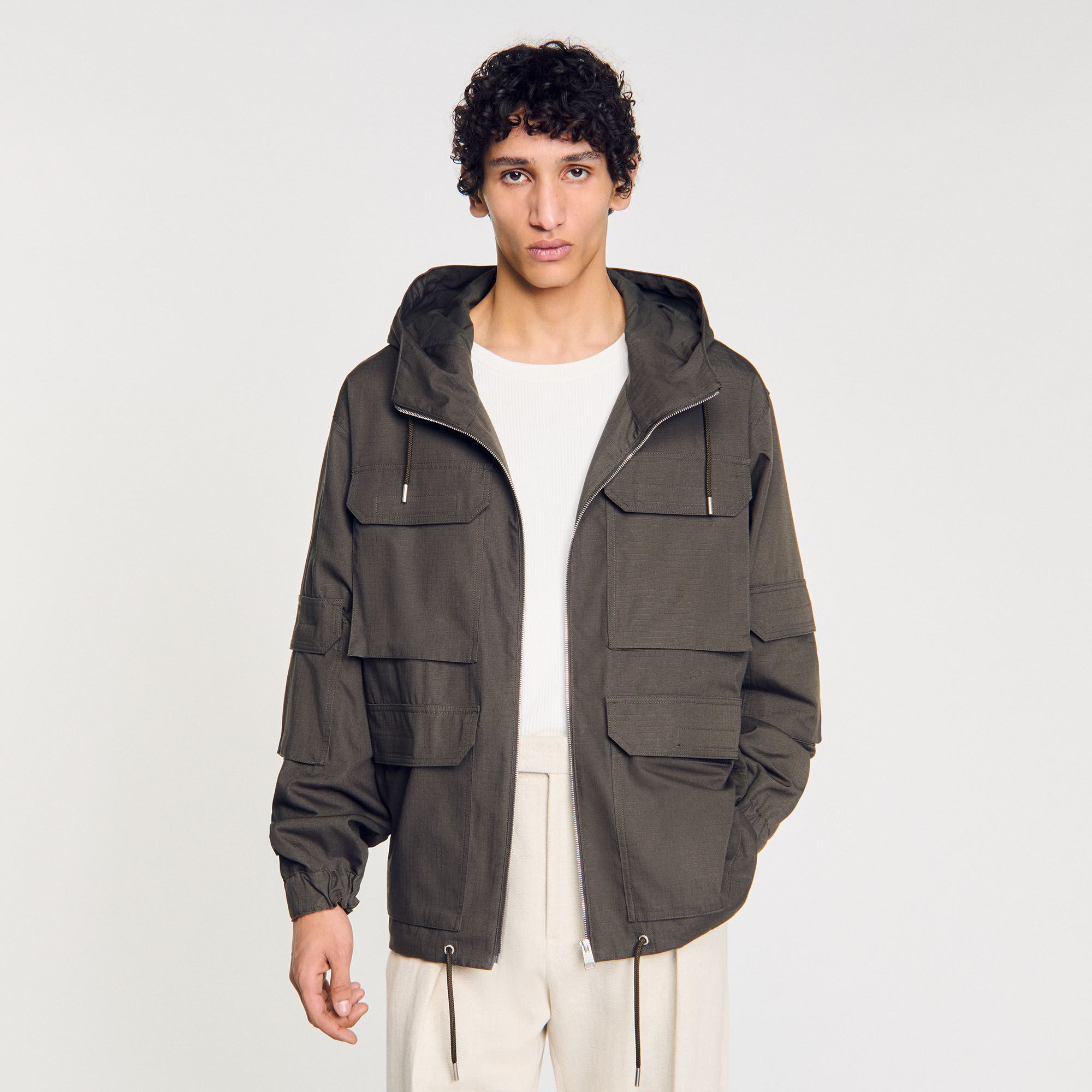 Parka militar con capucha