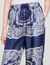 Pantalón fluido estampado bandana
