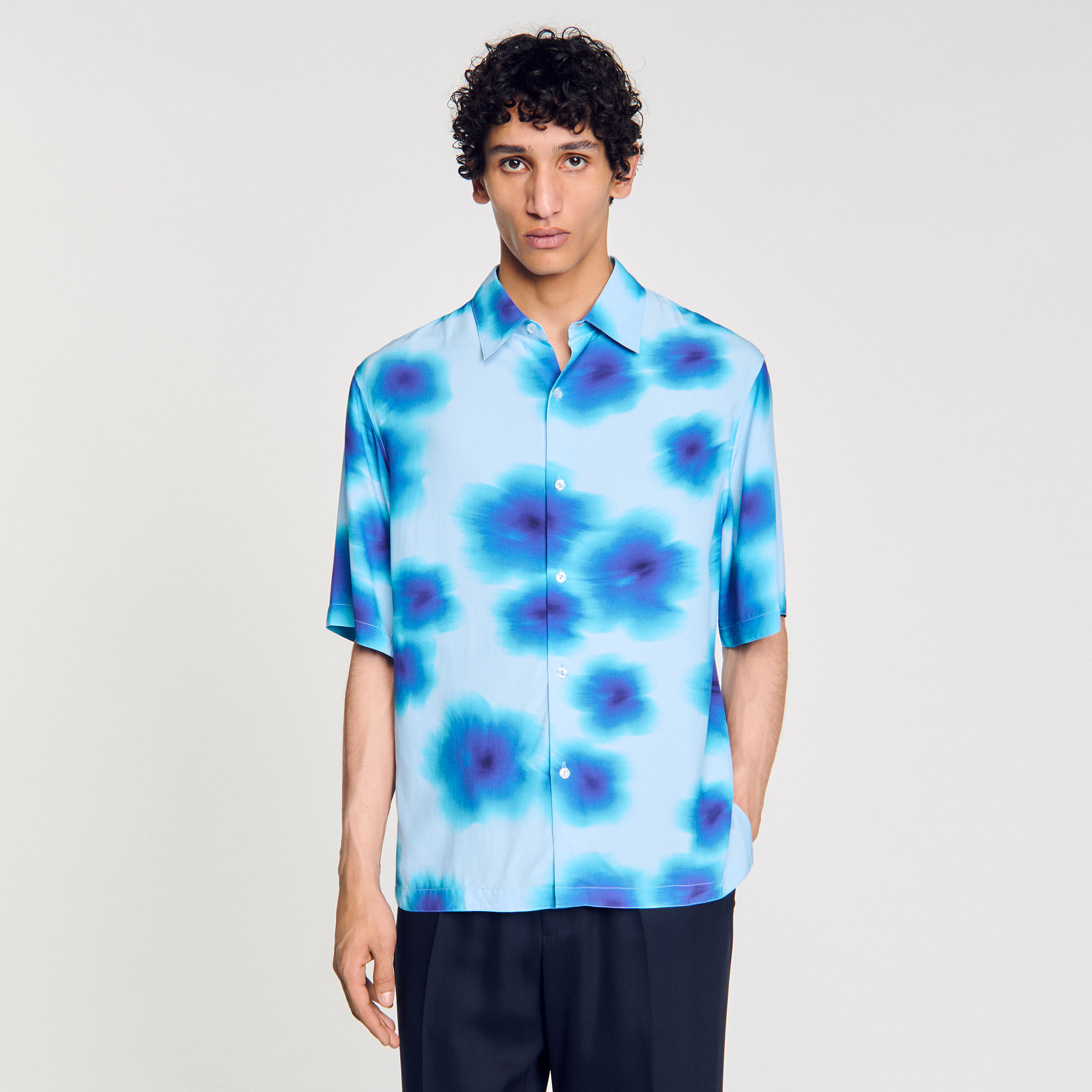 Camisa con estampado floral