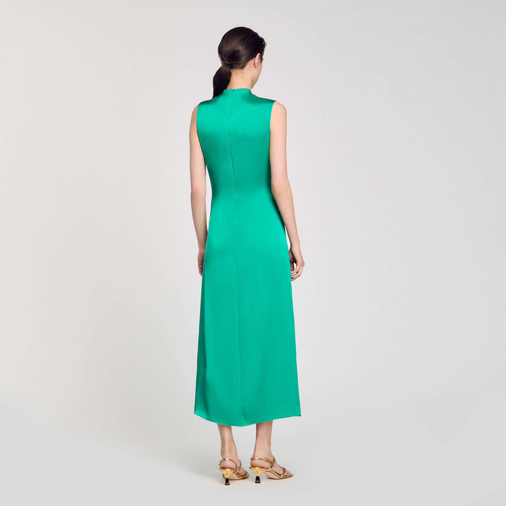 Vestido drapeado de raso