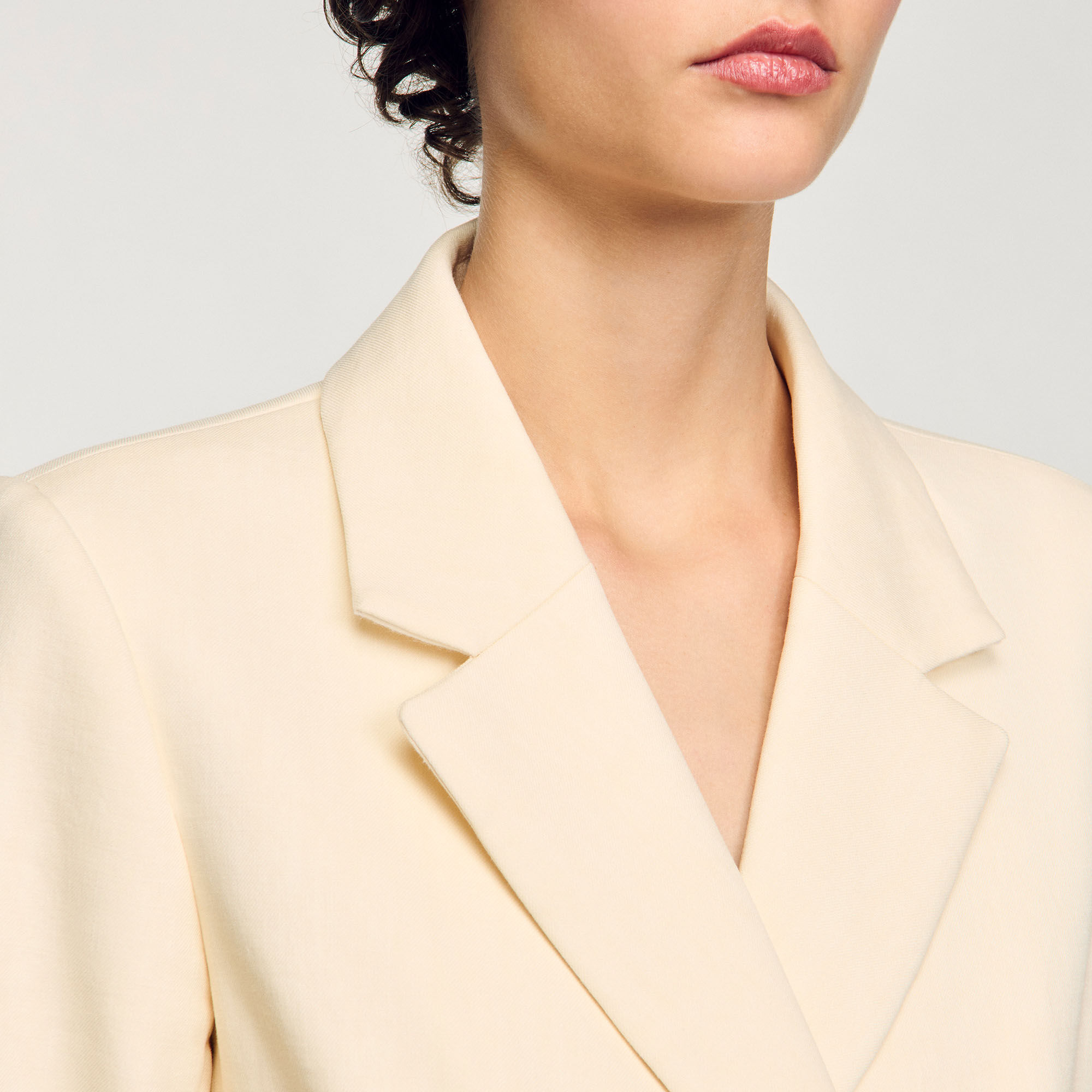 Chaqueta de traje con botonadura cruzada