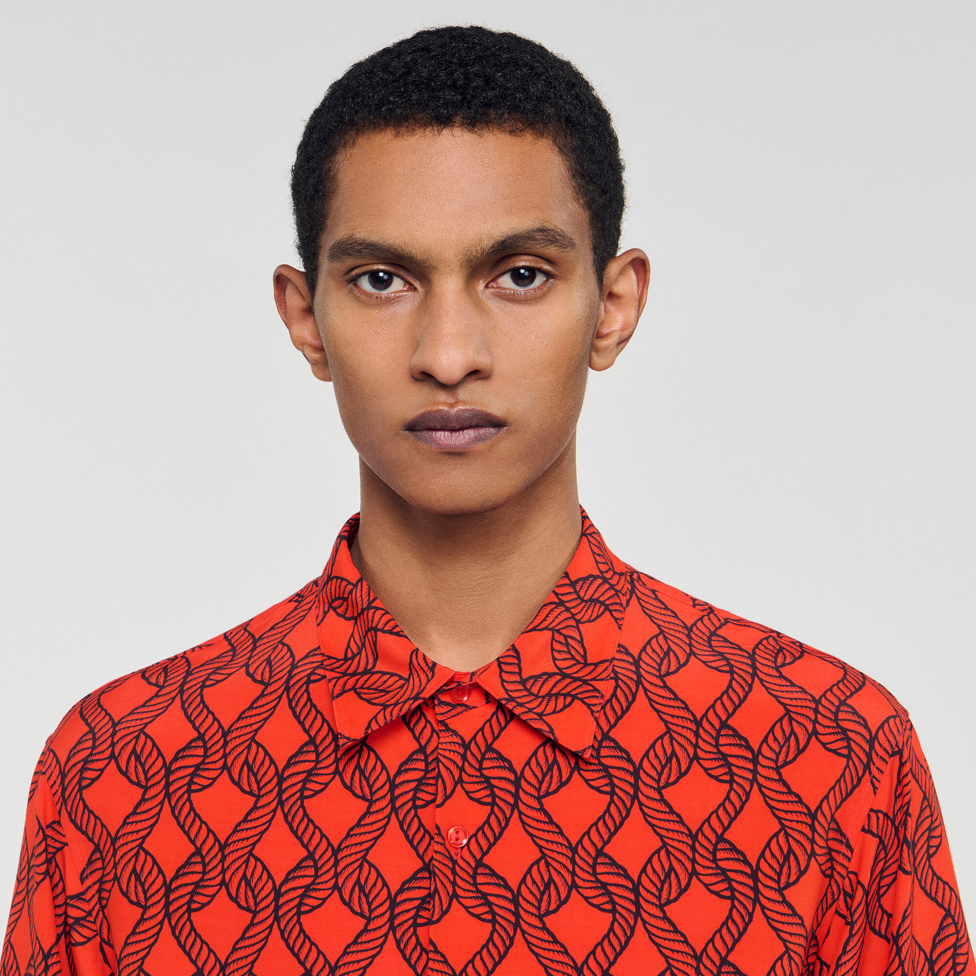 Camisa fluida con estampado de cuerda