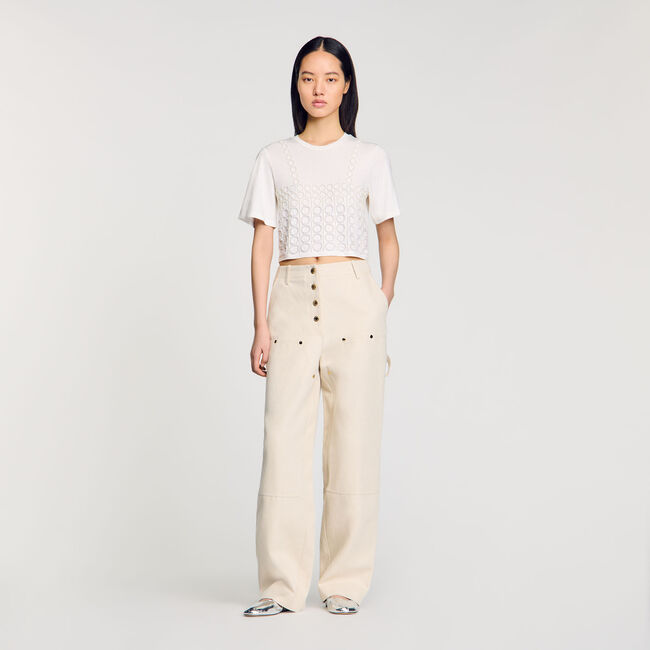 Camiseta cropped con pedrería