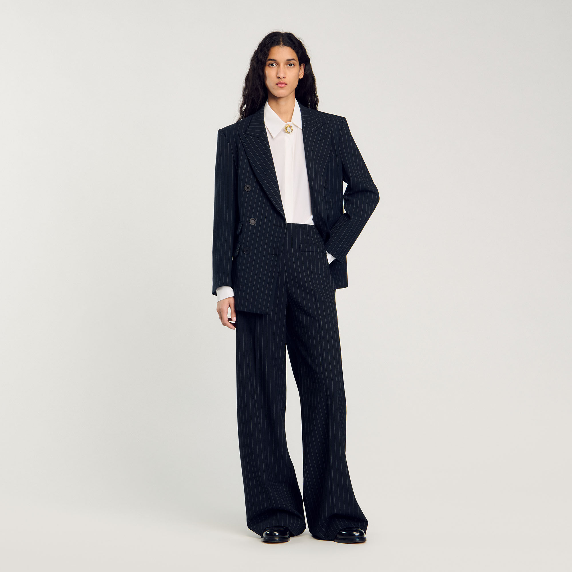 Pantalón recto con rayas finas 