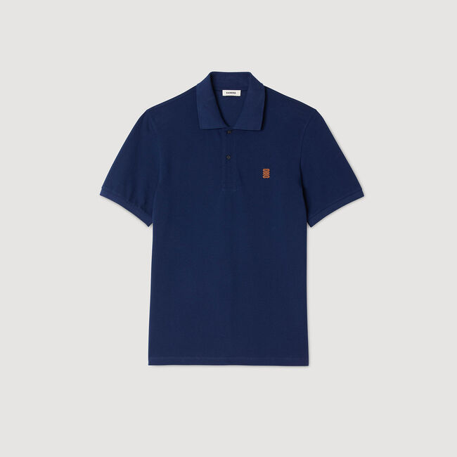 Polo con logotipo de cuero