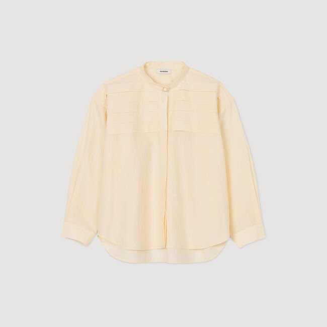 Camisa con detalle de joya
