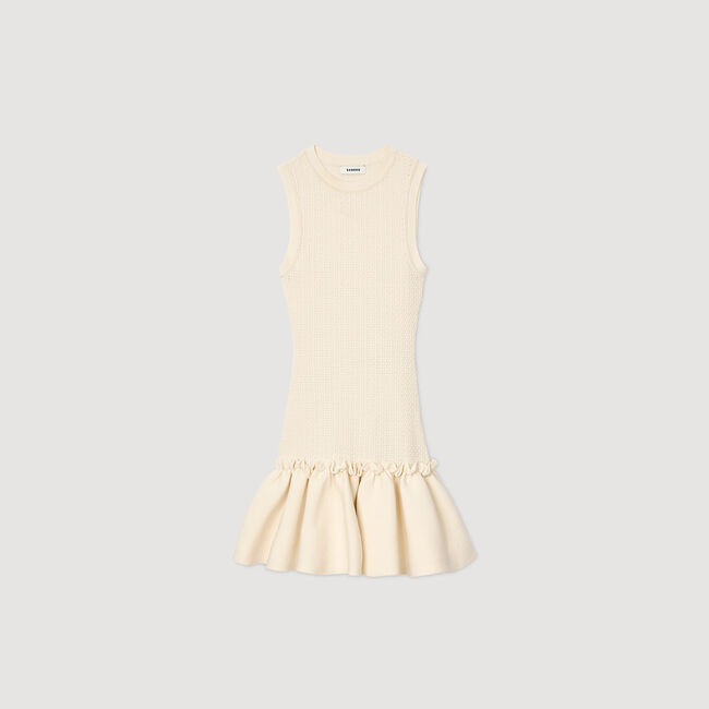 Vestido corto de punto con volante