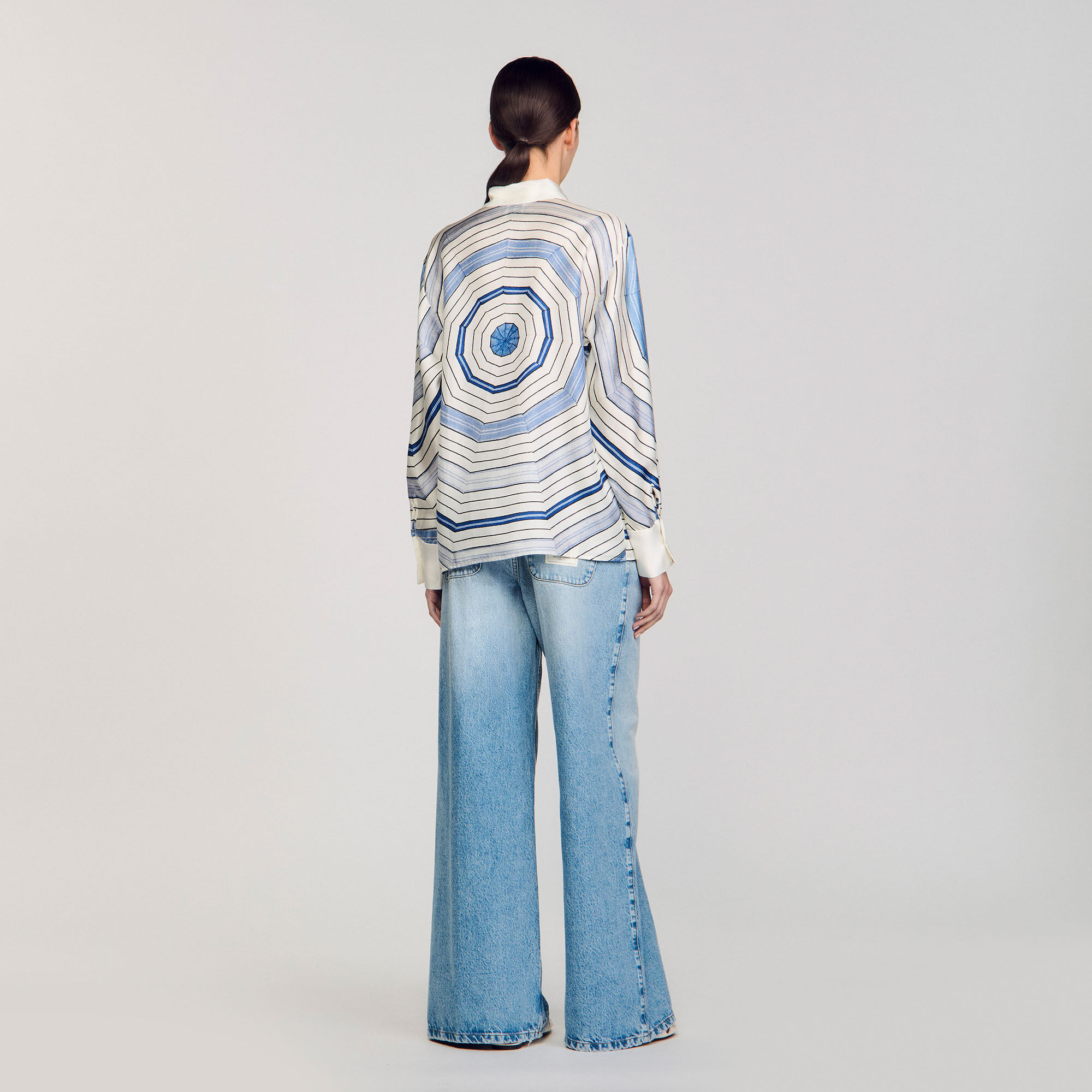 Camisa de seda con espirales