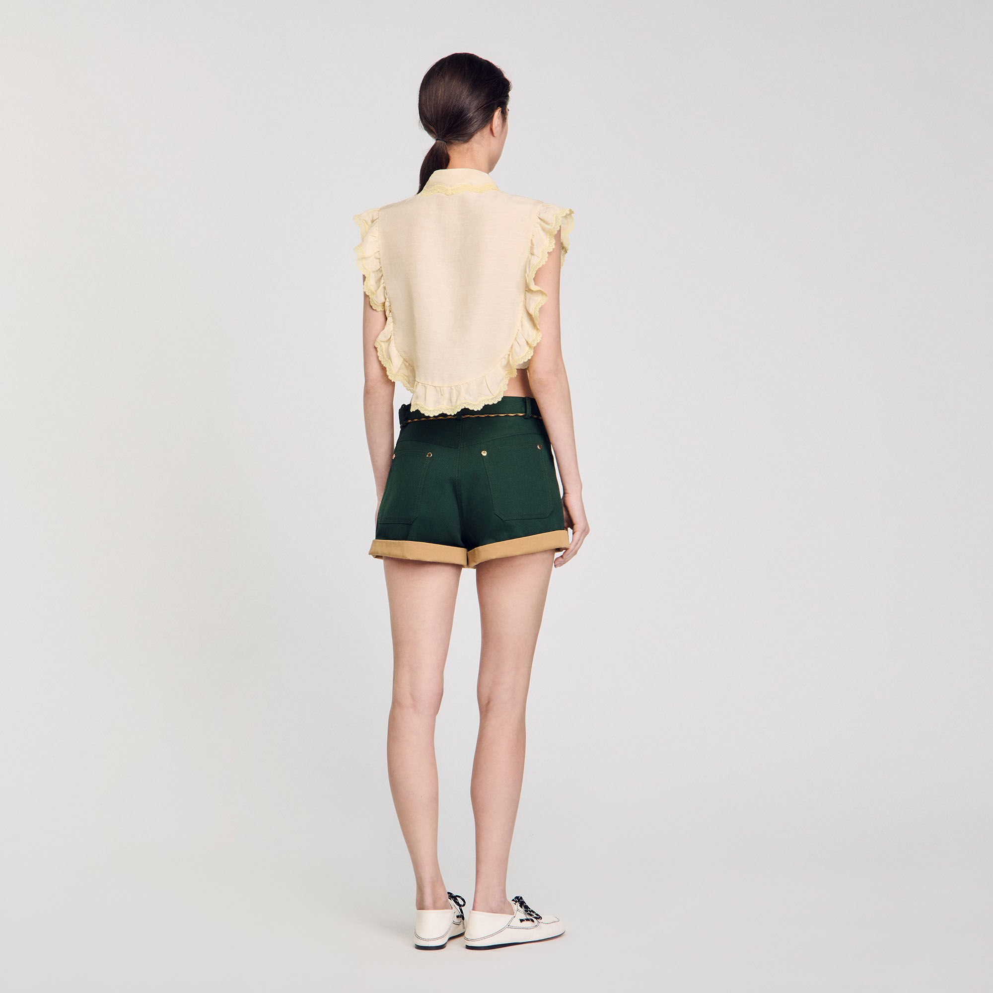 Top Cuello camisero con encaje