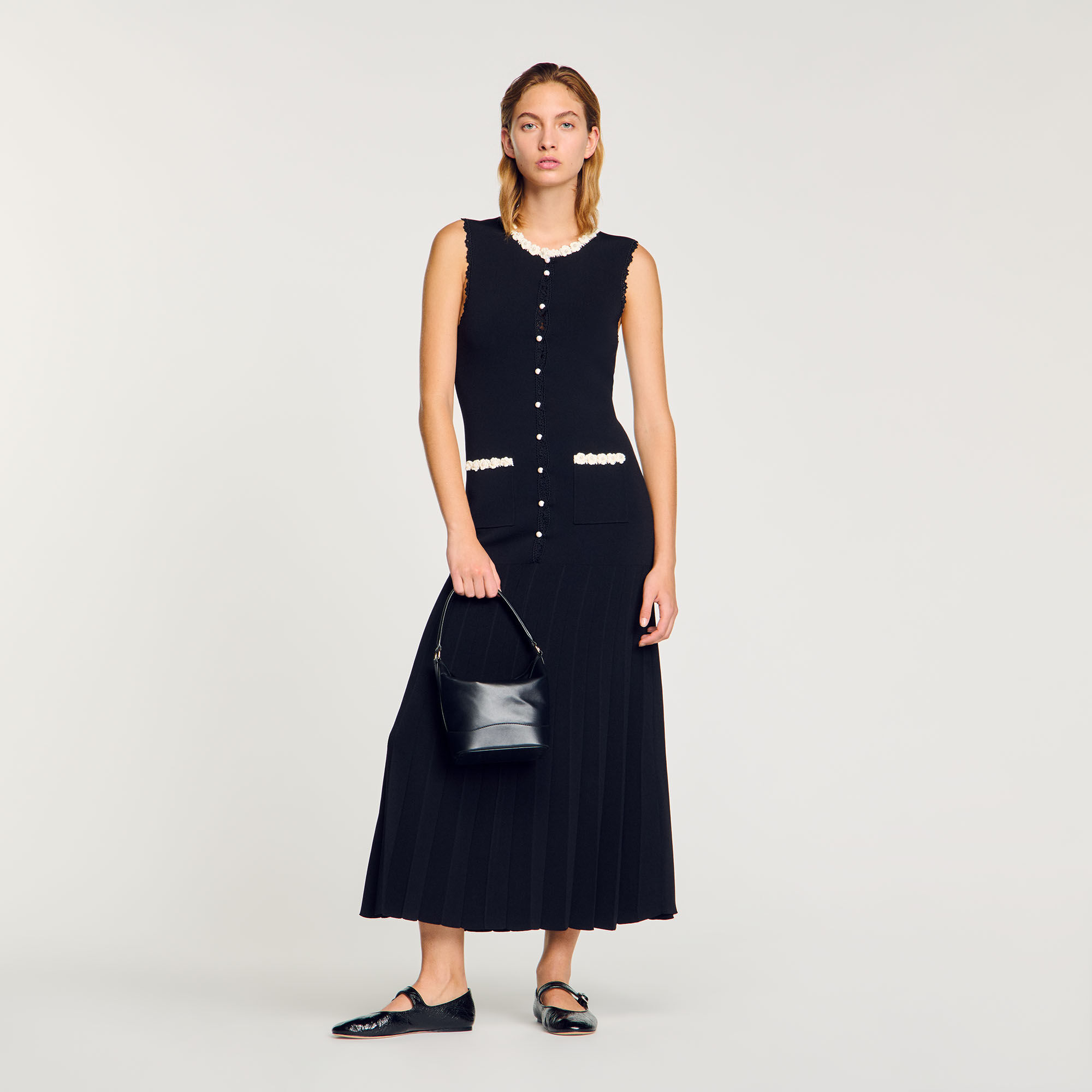 Vestido largo con detalles de ganchillo