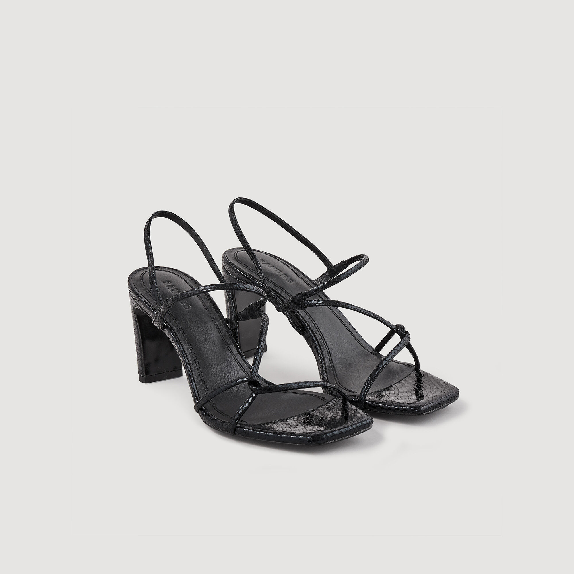 Sandalias con tiras finas