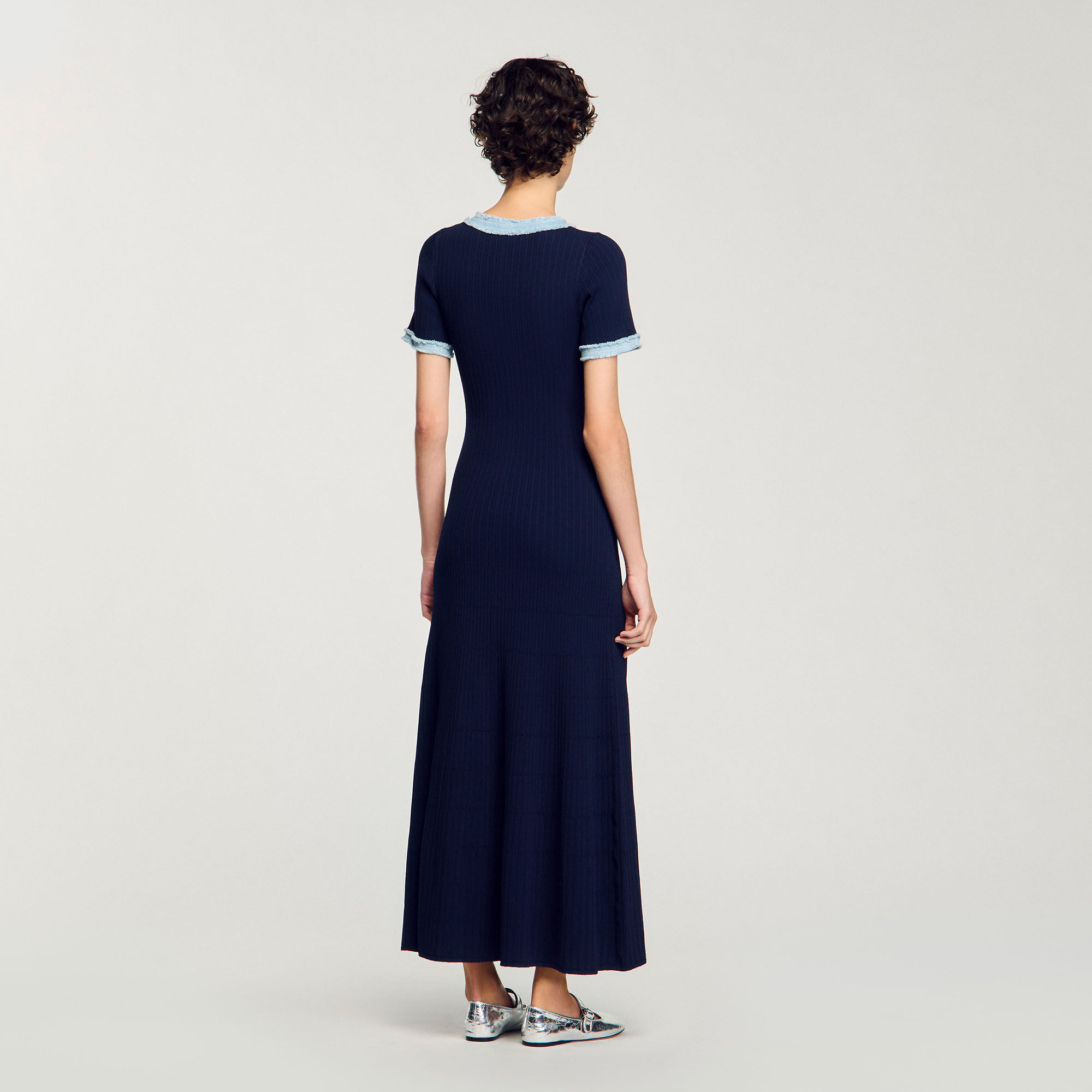 Vestido midi de punto y denim